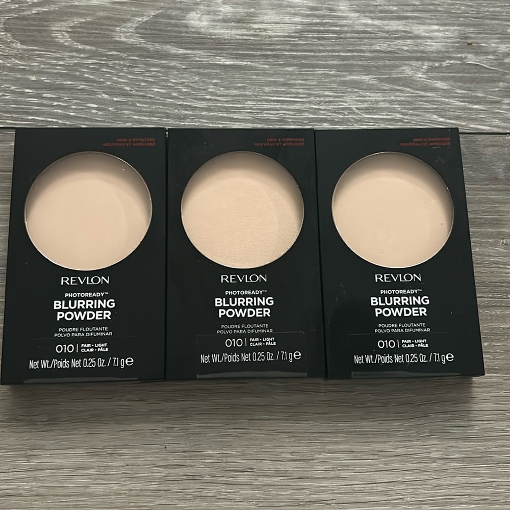 NEW 3X Revlon Photoready Blurring Powder Bundle ( #010 fair )
